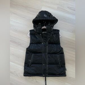 Aritzia Super Puff Black Hooded Puffer Vest